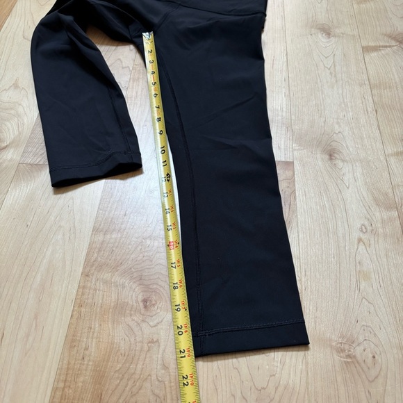 Lululemon Wunder Under Black Crop (Hi-Rise) *Full-On Luxtreme 21" Leggings - Picture 11 of 12